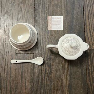 Brandani Italian Style Porcelain Zuccherina (sugar/cream holder) and Spoon.
